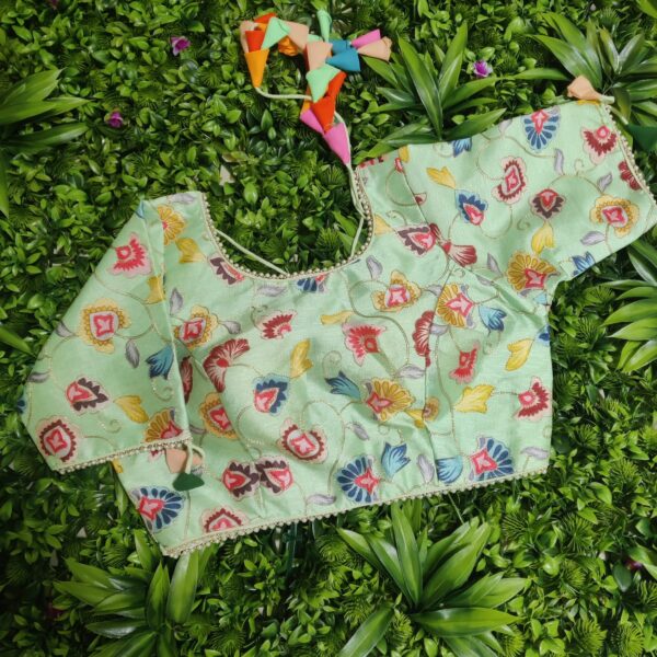 Floral blouse with pearls - Pista