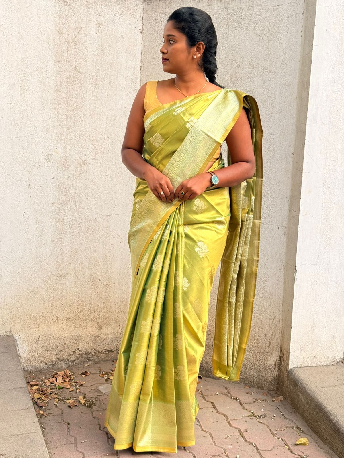 f35363d4-8590-4ee8-a4a7-25021b4f11a2 Svarna (Tissue Kancheevaram silk) - Golden green - Image 1