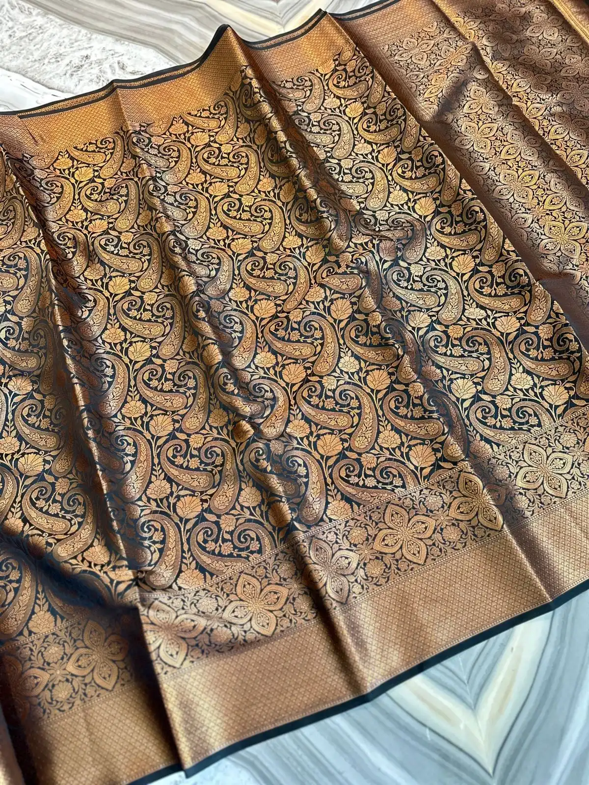 a14f77c5-8b73-434d-b8ac-9f098ef1ef22 Sukhi (saree) - Bottle green - Image 1