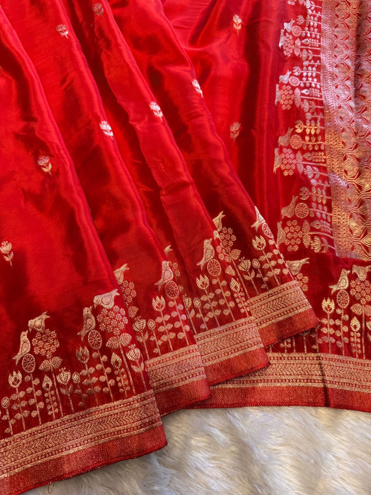 7adf7900-b51f-4948-8ea5-edef38a8aa3f Shivanya (Mushru Kattan silk) - Scarlet red - Image 1