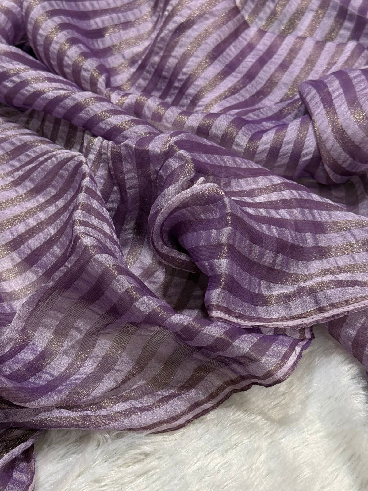 173e3c12-ed7b-44a5-938f-e00d47395fb0 Sunlit stripes (Shimmer georgette) - Lilac - Image 1