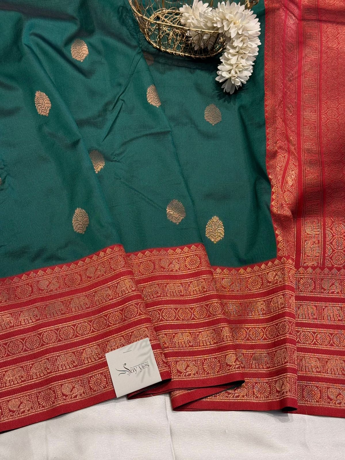 d44bdce6-3c13-4e0b-ab4c-22dca5398092 Kamakshi (Soft silk) - Emerald green - Image 1