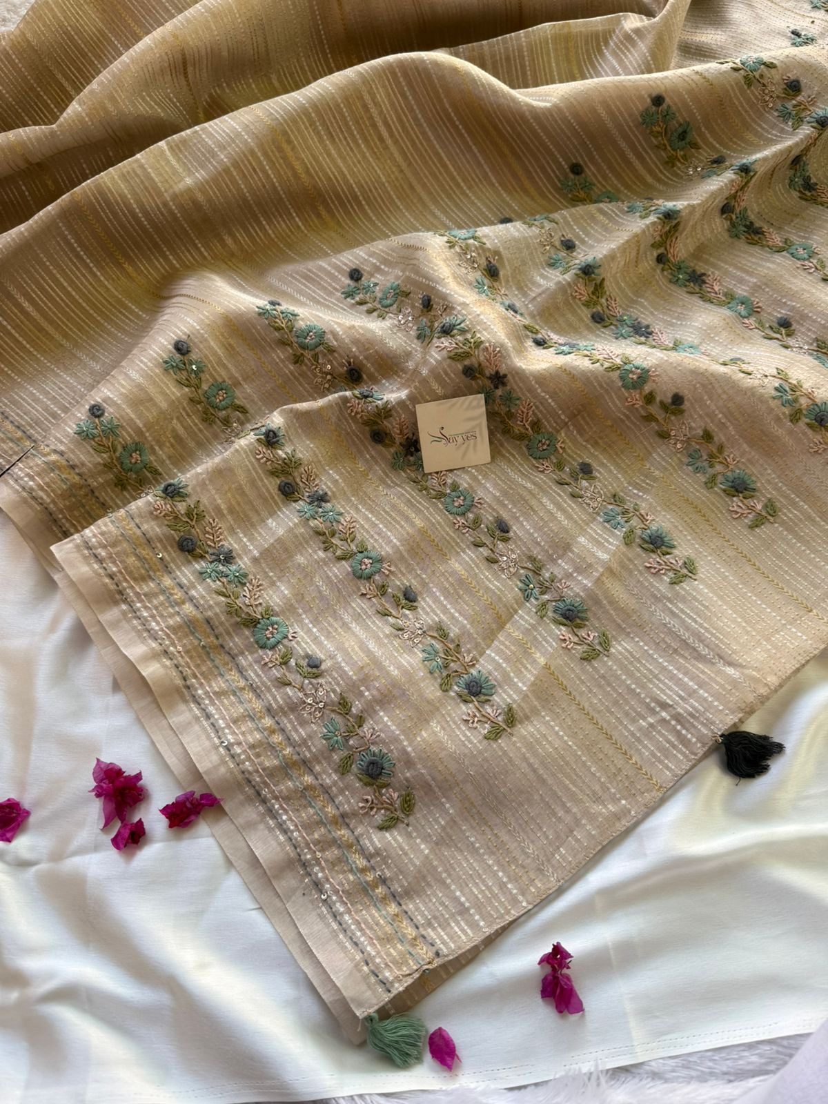 02fabb10-d6b5-45ec-a5bd-723ba65e9244 Clara (Embroidered Tissue) - Soft gold - Image 1
