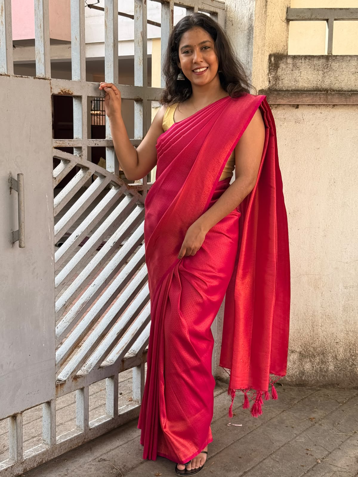 2699fb77-945b-4814-86c2-f46e4c765cb9 Devi (Banarasi soft silk) - Hot pink - Image 1