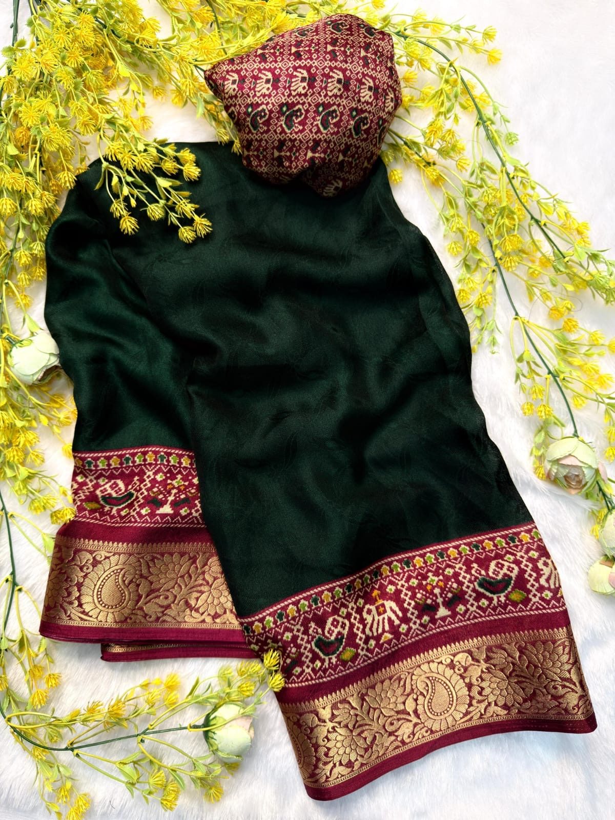 6baeae7d-5e2e-4cc3-bc83-c849f0c5bee5 Liora ( Marshmallow Georgette) - Bottle green - Image 1