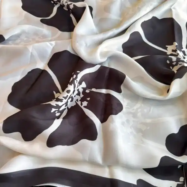 The fairy (Satin silk) - Monochrome