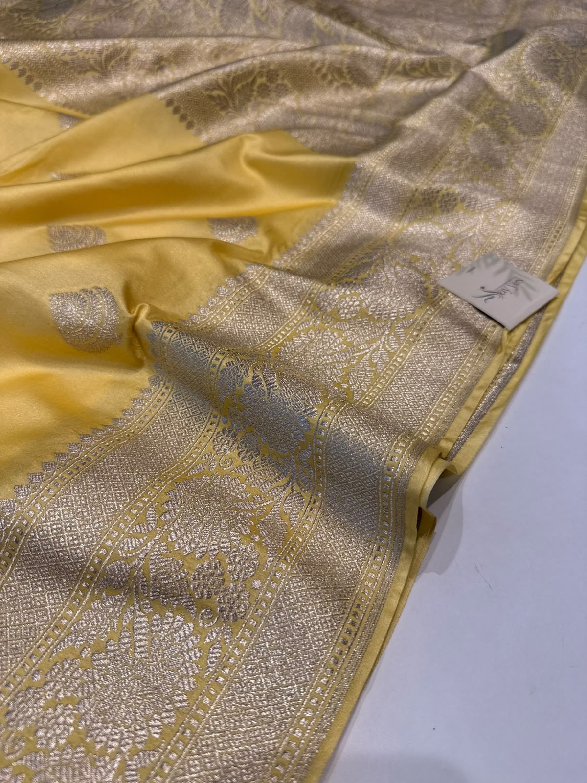 Tulsi (Banaras silk) – Lemon yellow