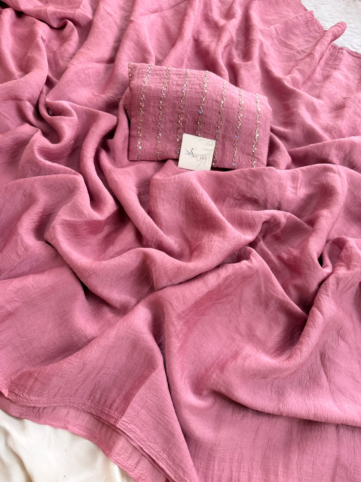 6917b933-b960-4652-9342-71ad22870656 Hyacinth (Fendi silk) - Dusty rose - Image 1