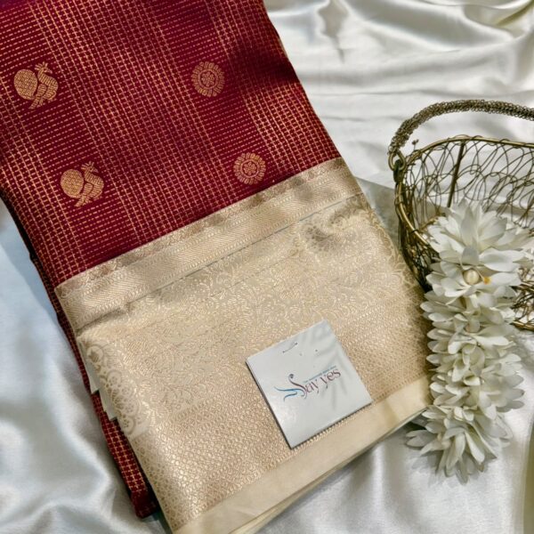 Thozhi (Kanchi Semi silk) - Regal red