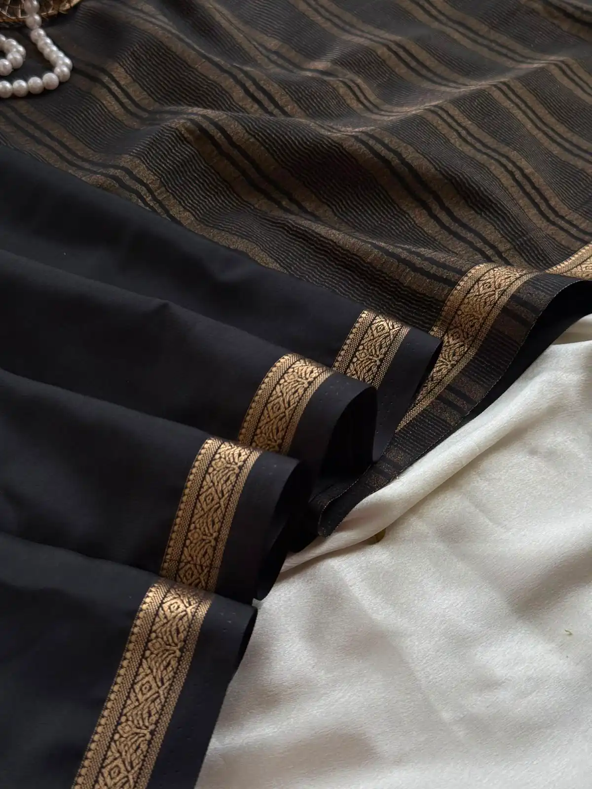 f9629e35-7b3d-4c85-9b64-acff91ffe5f2 Chinmayi (Mysore crepe silk) - True black - Image 1