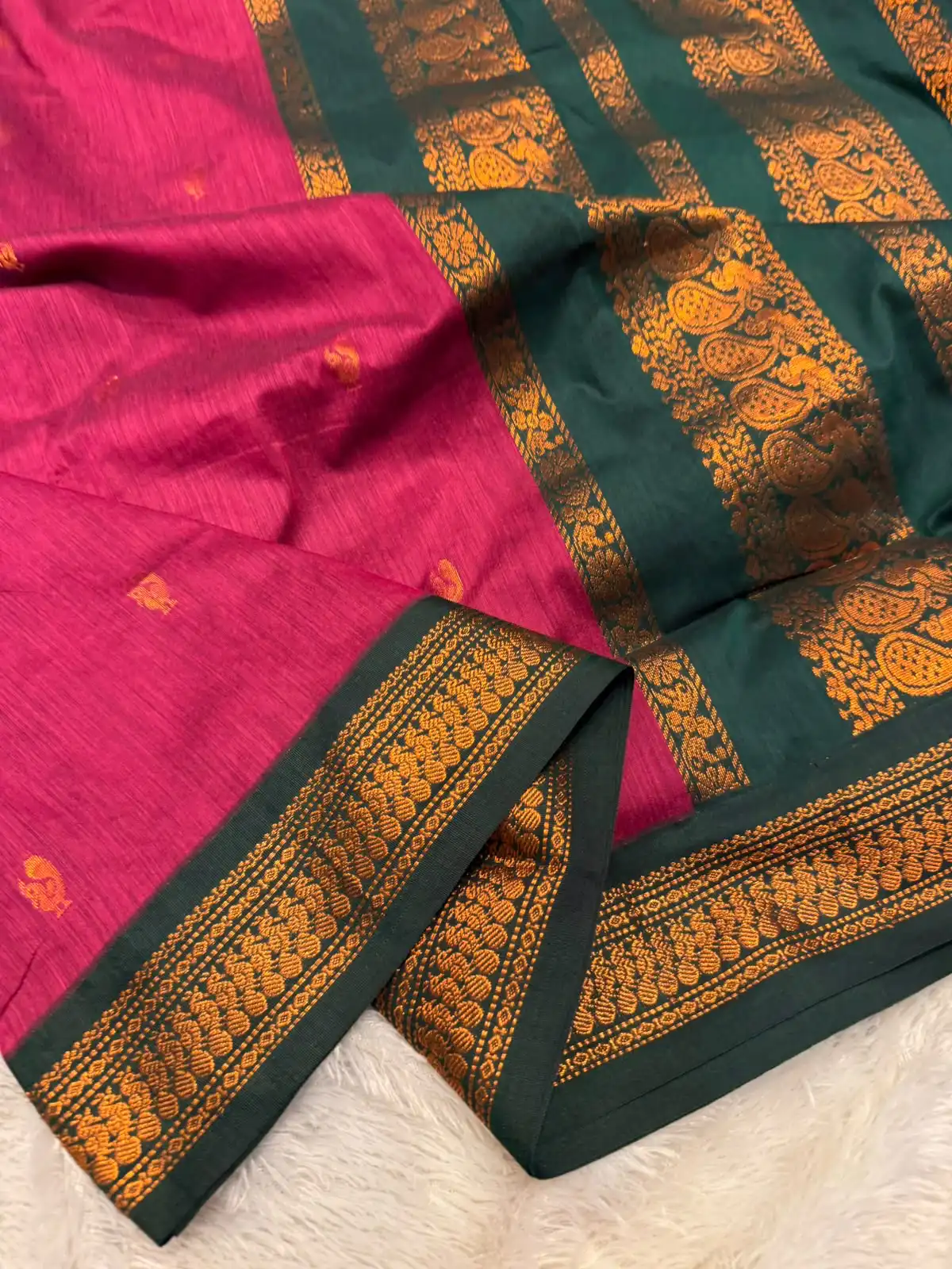 535d262a-aa9f-4483-bc12-1422f879187a Maheshwari (Silk cotton) - Magenta pink & Green - Image 1