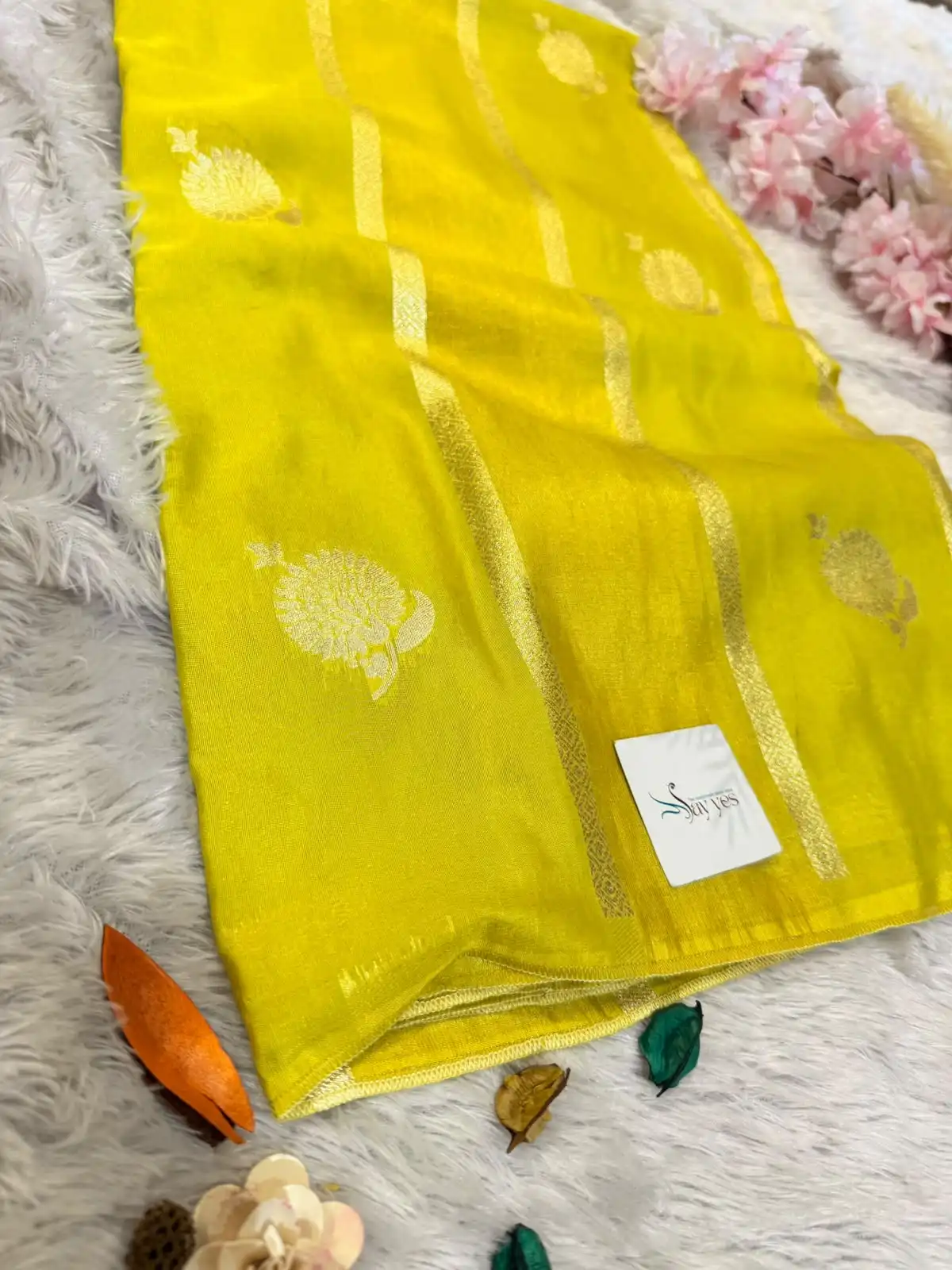 b3cff41b-b5ec-450d-90ae-5a69cdb3e563 Yamini (Viscose silk) - Lime yellow - Image 1
